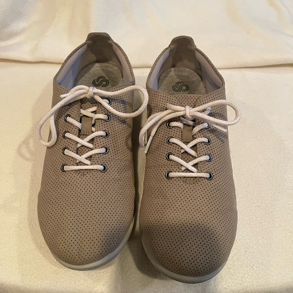 #60 Clark’s Women’s Athletic Walkers 🔥